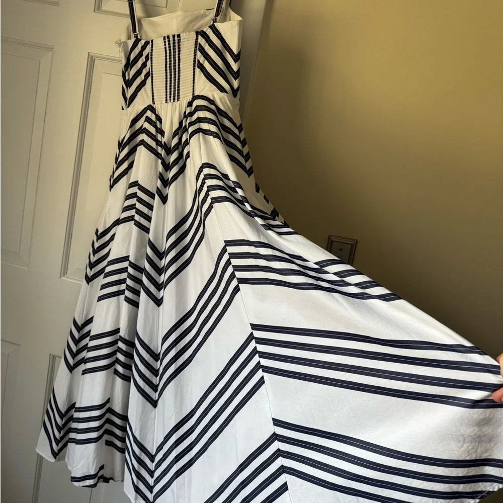 Hill House Home Coastal Margot Dress Size Small White Navy Chevron Midi - Picture 8 of 8